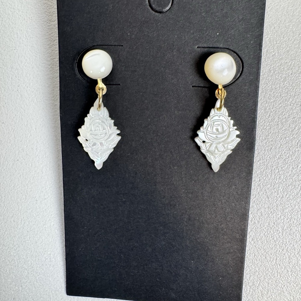 Vintage Mother of Pearl Drop Earrings Gold‎ tone Carved Shell Dangle Lot Of Two